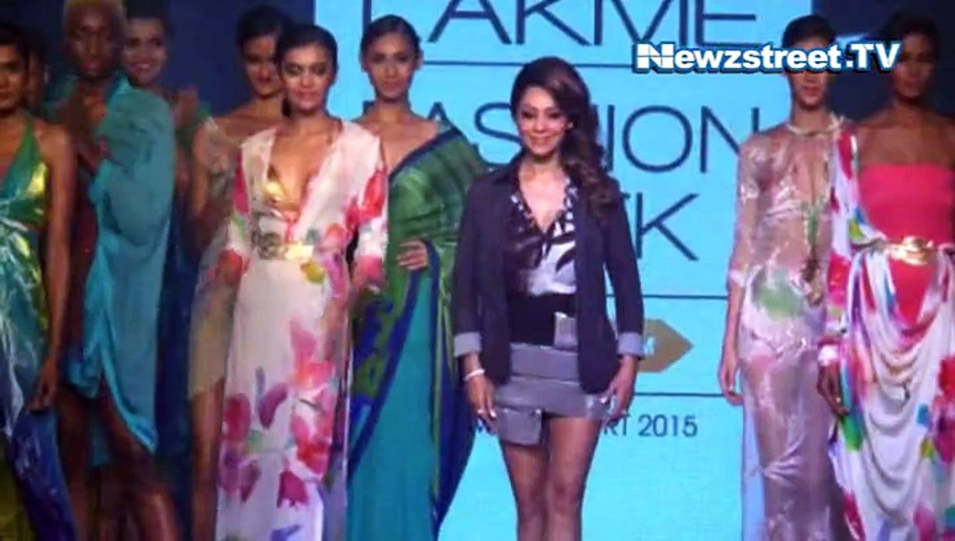 ⁣Gauri Khan fails to impress at Fashion Week with boring poses