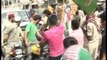 Dunya News - Faisalabad: Protesters, traders at daggers drawn after forceful attempt to close shops