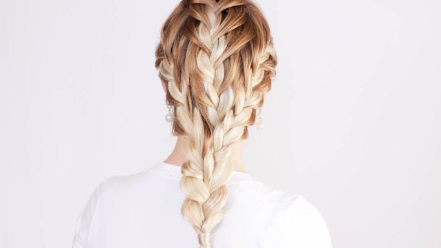 Прическа из косичек. 3 Braids Composition