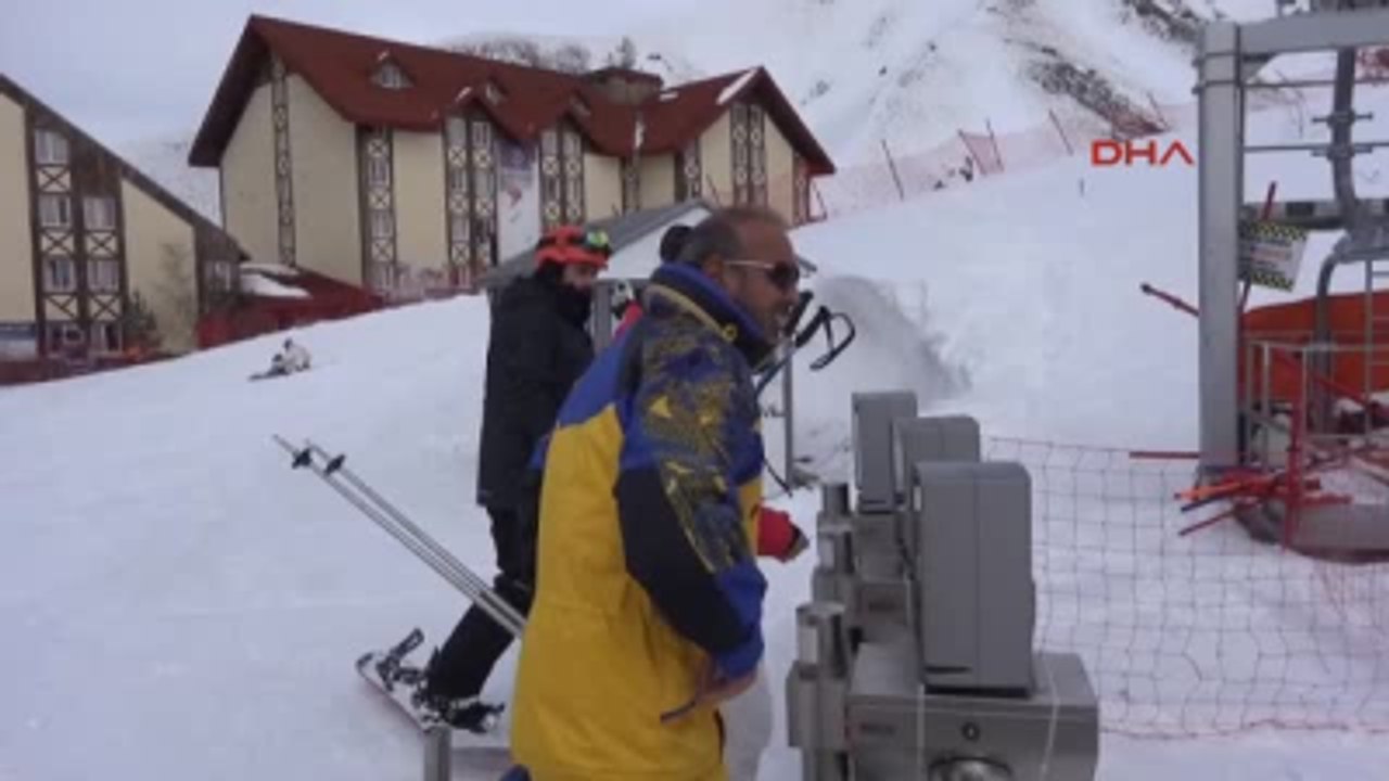 Erzurum Gökhan Tepe Palandöken'de Snowboard Yaptı