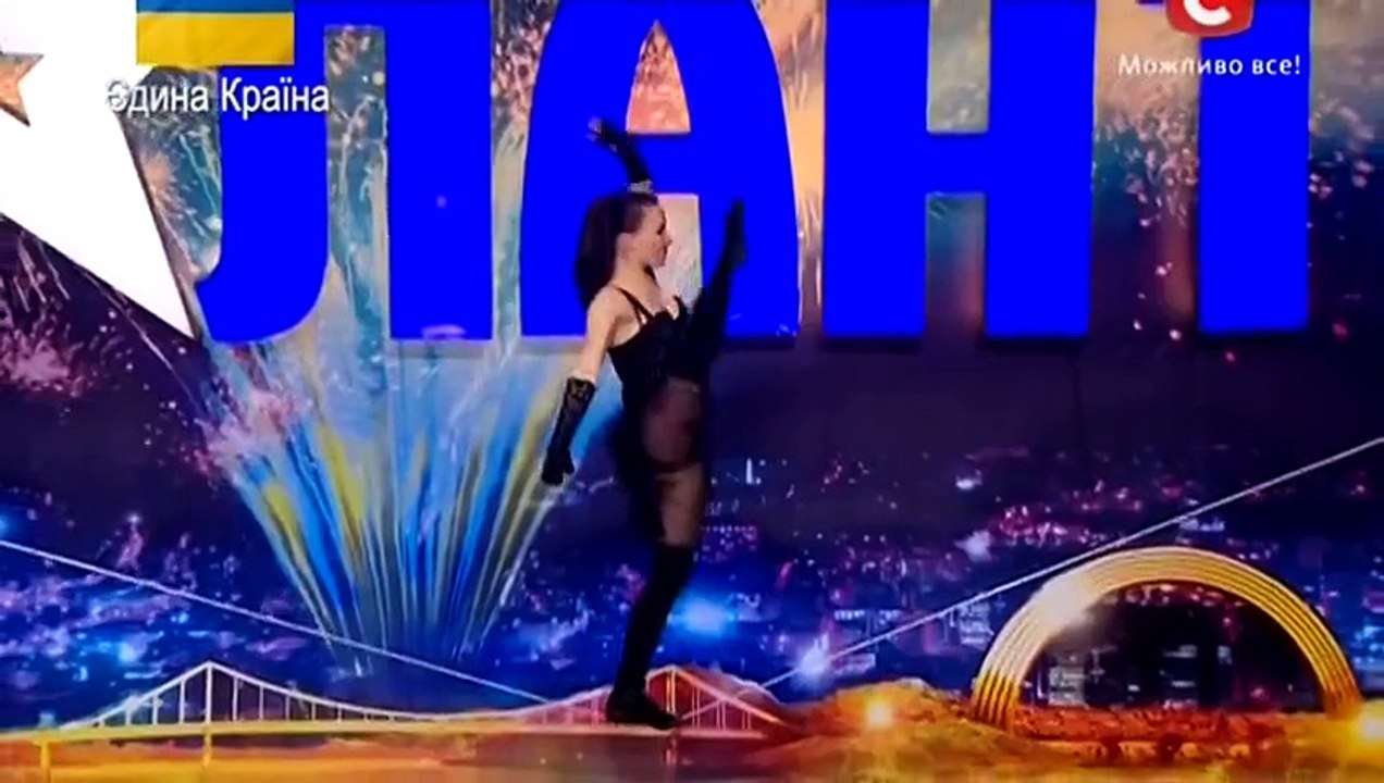 WoW Girl Unbelievable and very amazing performance