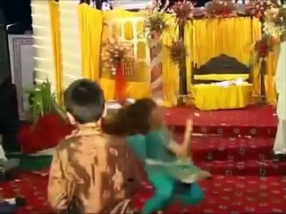 Sheeshi Bhari Gulab ki Pathar Se Tor Doon - Wedding Desi Girl Dance