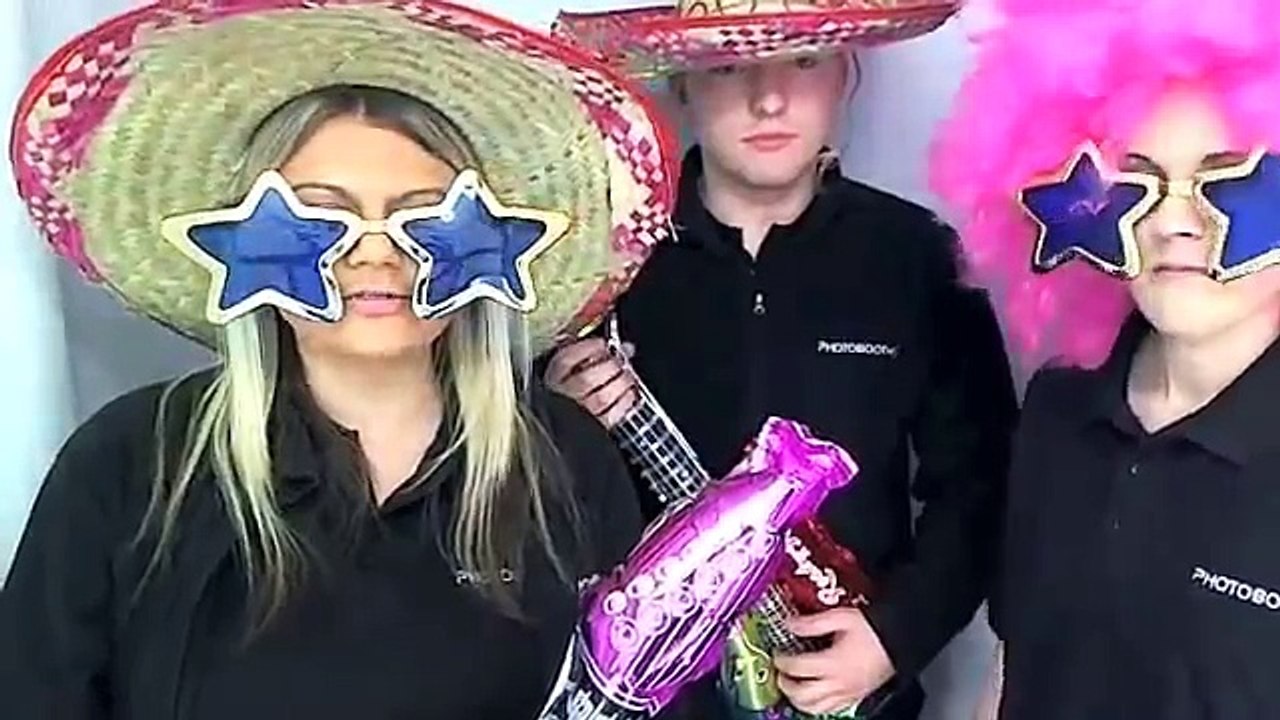 PhotoBooth Marryoke - The Fun of Karaoke in a Photo Booth!