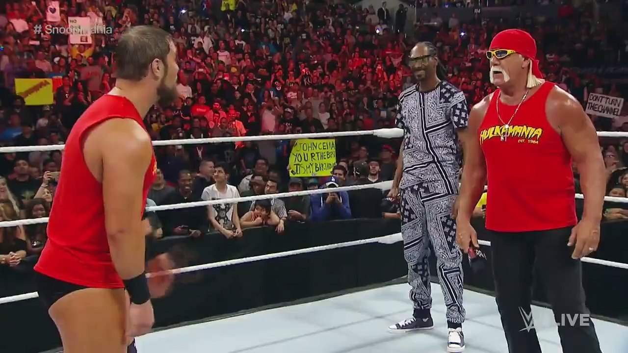 Snoop Dogg fait une apparence en WWE avec Hulk Hogan