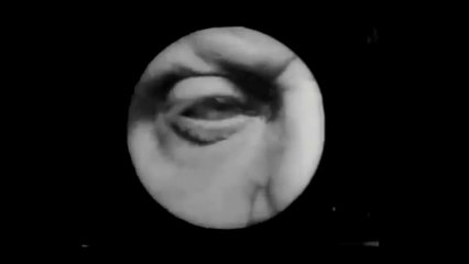 Grandma's Reading Glass (George Albert Smith, 1900)