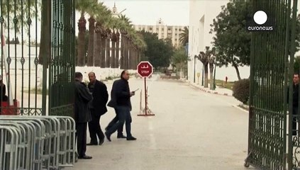 Tunisi, rimandata apertura del museo del Bardo. Governo Essid dichiara guerra al terrorismo