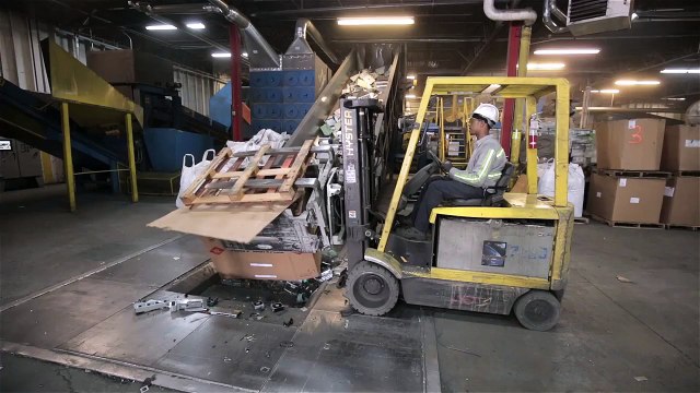 Así se reciclan los viejos dispositivos electrónicos