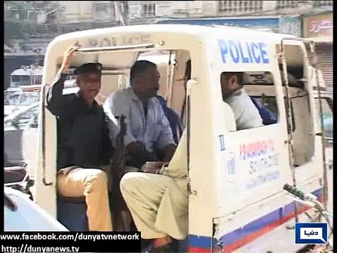 Dunya News - Karachi: Shopkeepers protest against extortion