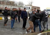 Polis, Kavga Eden Kazazade Yakınlarını Gaz Sıkarak Ayırdı