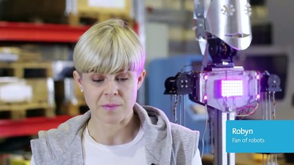 The Robot Project - Robyn rencontre sa version robot