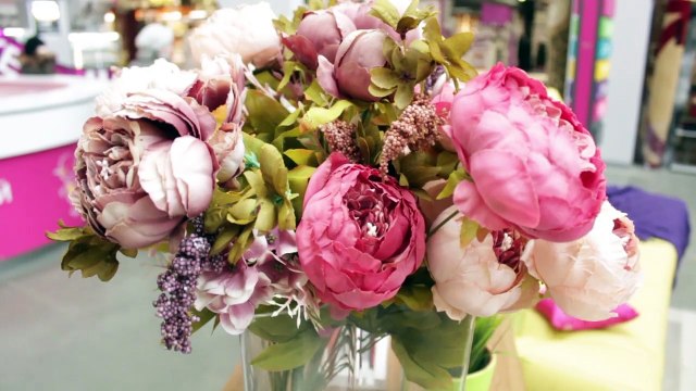 «Мебельный Базар» поздравил покупателей с 8 Марта