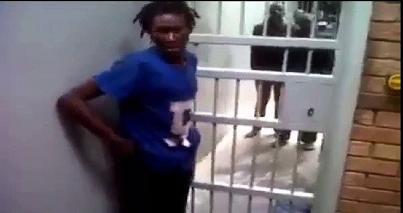 How to escape from a jail cell in less than 30 seconds