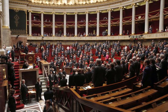 Crash de la GermanWings : le silence des députés à l'Assemblée nationale