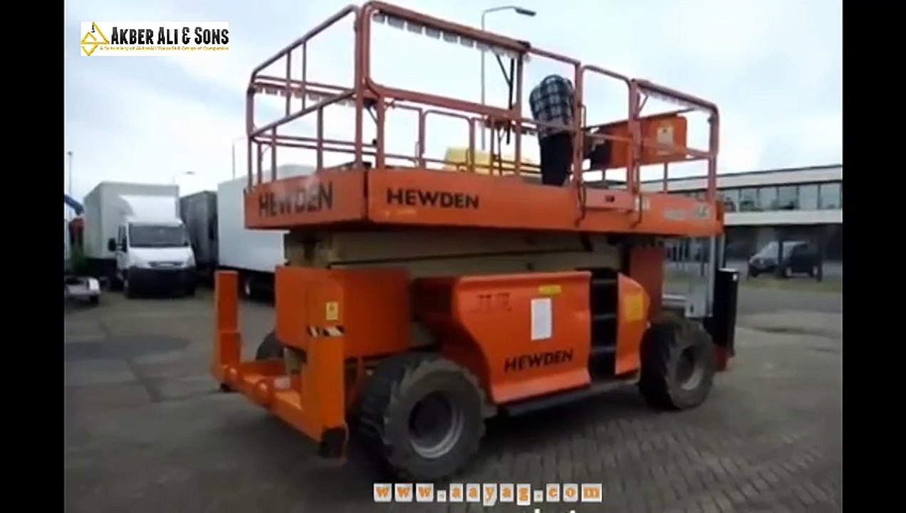 JLG 4394RT DIESEL 4x4 SCISSOR LIFT W-JACKLEGS