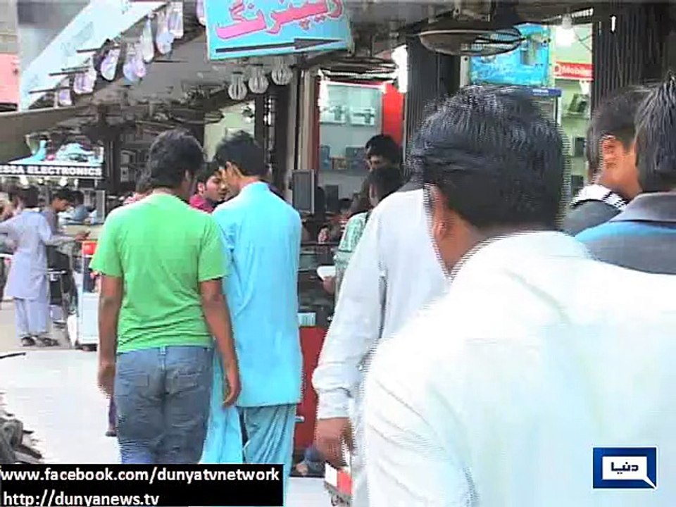 Dunya News - Karachi: Traders protest against extortion