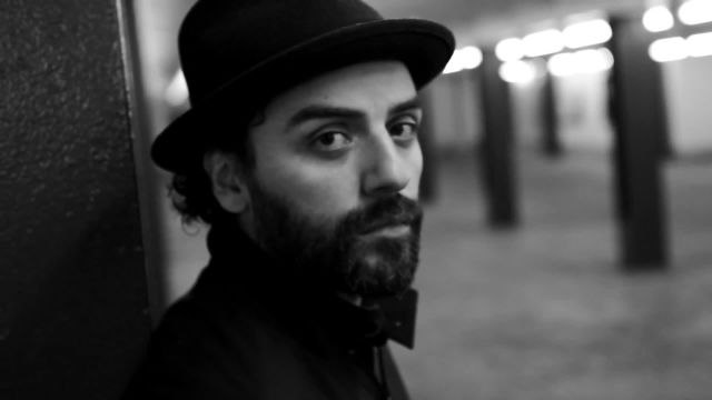 Details Celebrities - A Most Violent Year's Oscar Isaac Rides the NYC Subway, Serenades Us With a Song