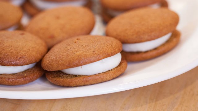 Sweet Spots - Making Whoopie Pie at One Girl Cookies