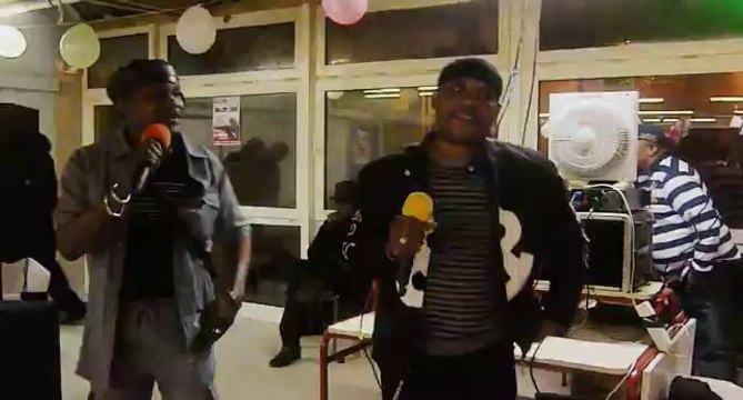 zaikas kolo mboka: PLAY BACK ADAMO EKULA ET MONDIAL À CHARTRES (FRANCE)