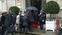 Crash dans les Alpes : le roi Felipe VI d'Espagne, Hollande et Valls assistent à la cellule de crise