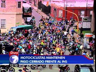 Motociclistas protestan frente al INS pero no bloquean paso