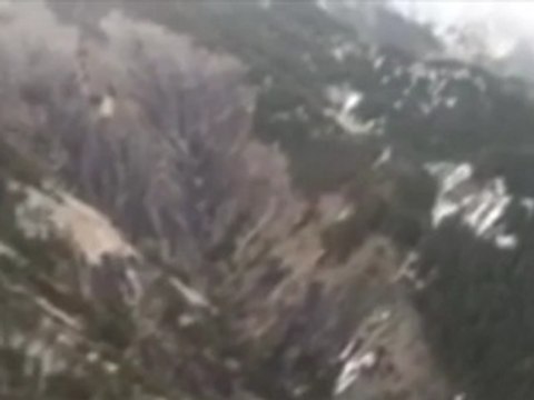 Les premières images du site de l'accident du vol 4U9525 dans les Alpes