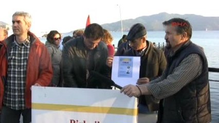 Marmaris Yenidenak Parti Hükümeti'ni Basın Açıklamasıyla Eleştirdiler