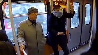 Metroda Uyuma Şakası Türkiye - Hayrettin