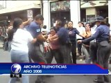 Violencia con vendedores ambulantes afecta uno de cada tres oficiales