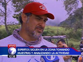 Móvil aérea muestra actividad del volcán Turrialba desde otro ángulo