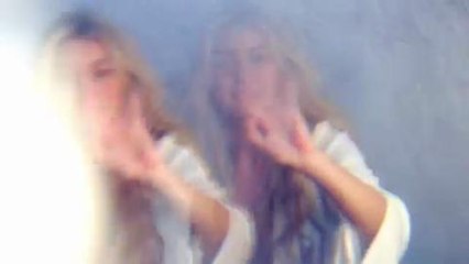 Gigi Hadid, égérie de la campagne Guess printemps-été 2015