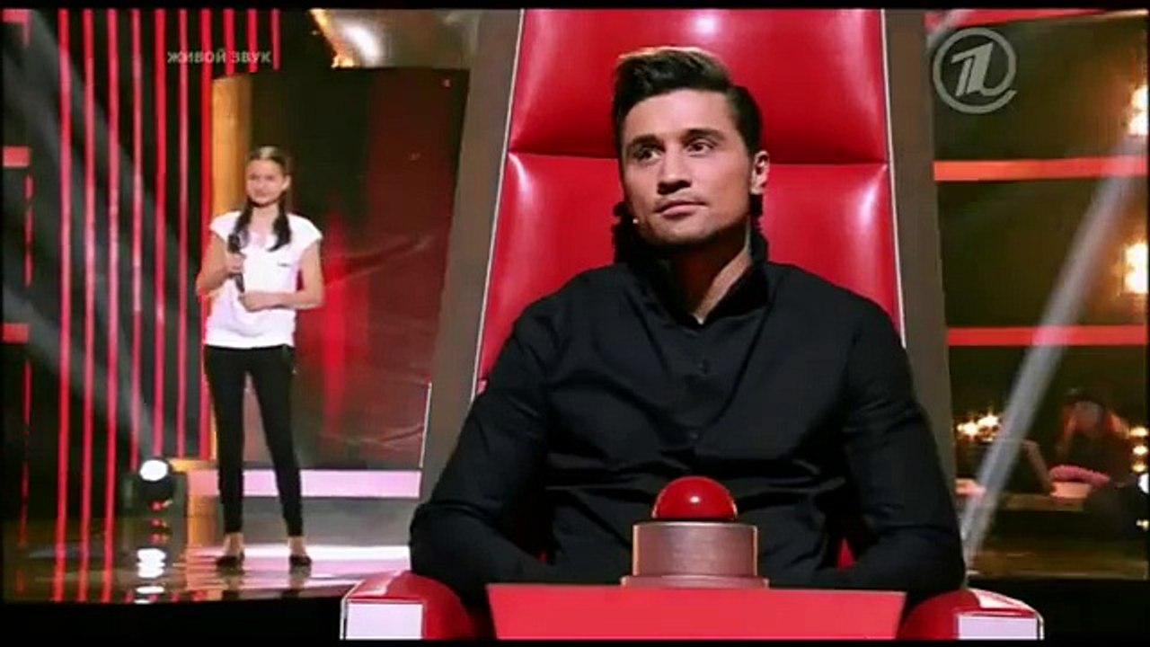 Une fille de 14 ans chante l'opéra de 5ème élément