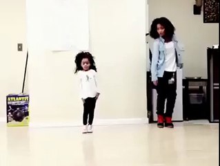 Awesome Dancing Mom and Daughter