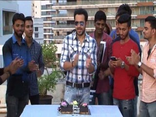 Emraan Hashmi Celebrates His Birthday With Fans and Media