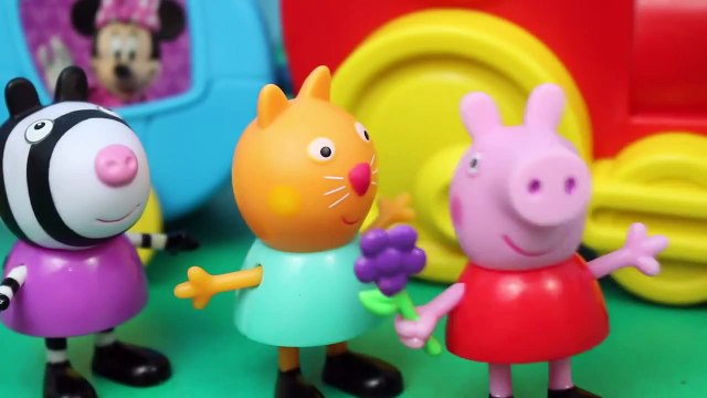 Peppa Pig and Mickey Mouse ToysReviewToys on Wobble Bobble Choo Choo Train with Minnie Mouse