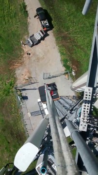 Cell Tower Pizza Delivery : funny method!