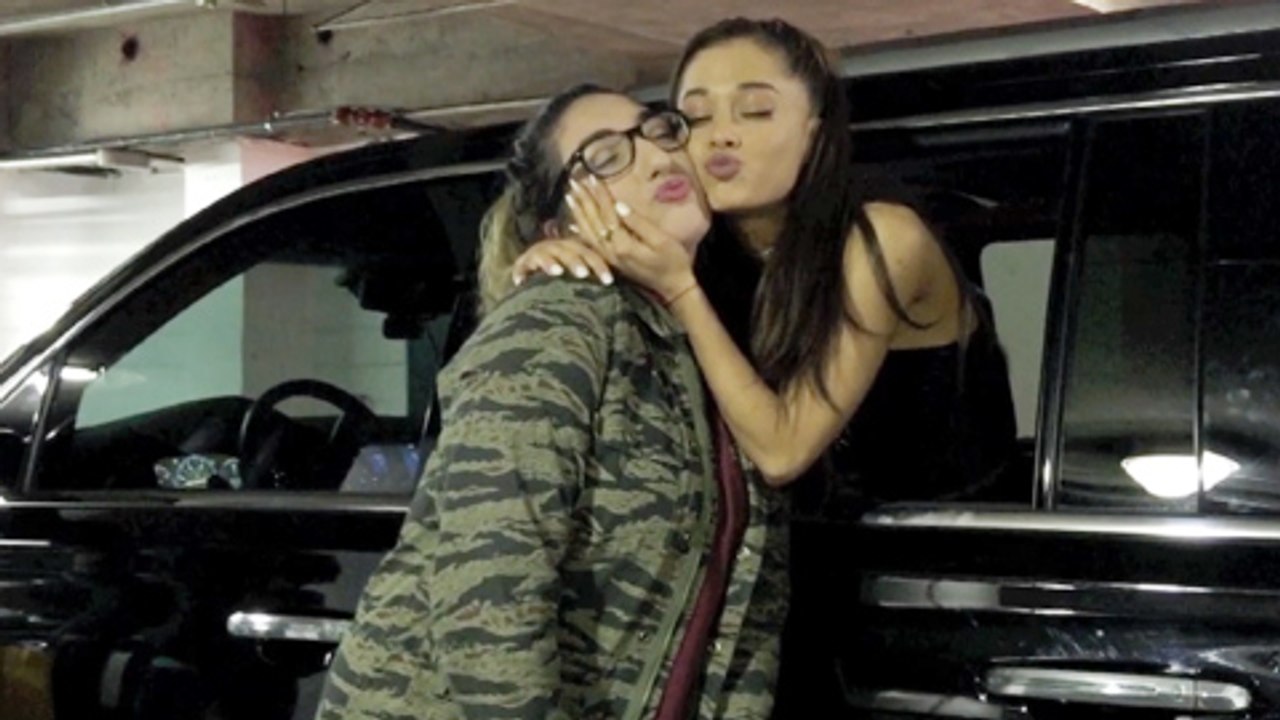 (VIDEO) Ariana Grande CANDID MOMENT With Friends | Talks About Adulthood