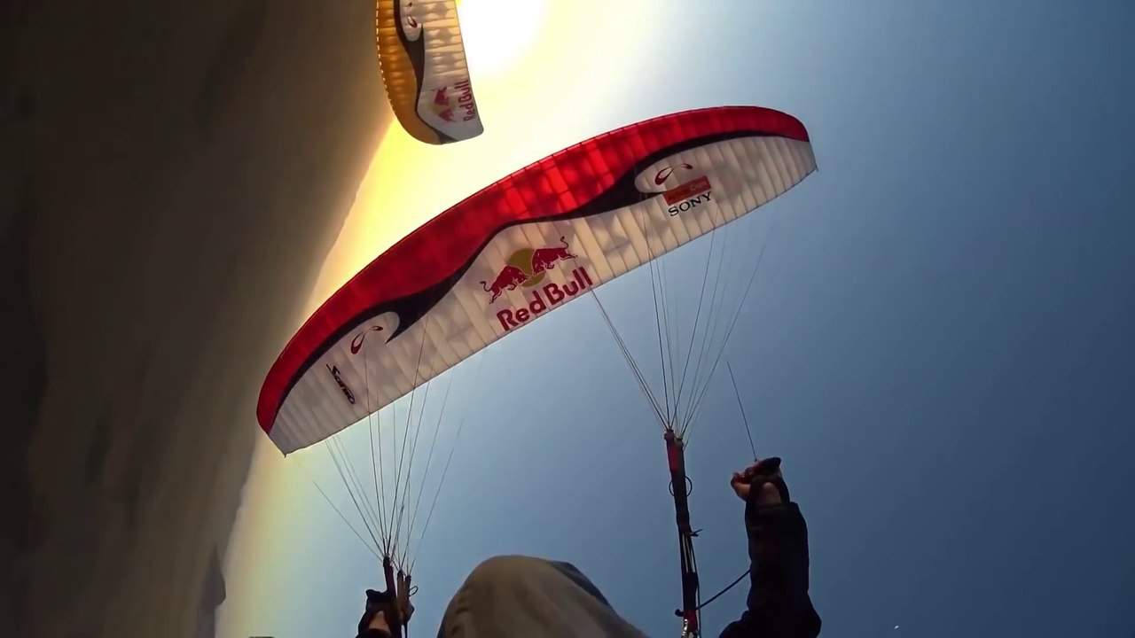 Faire du parapente dans les dunes de sable de Namibie : juste MAGIQUE!