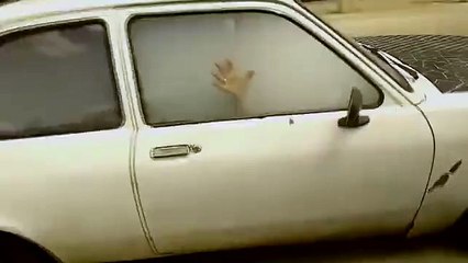 What is going on inside the car ? - You must laugh