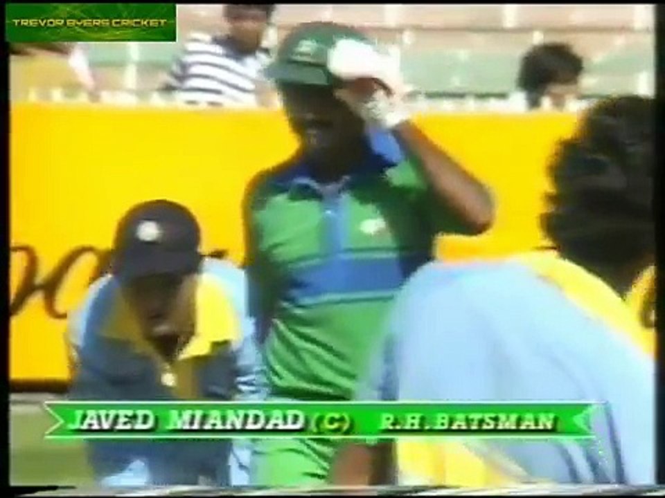 1985 World Championship of Cricket Highlights - India vs Pakistan (Group Match)