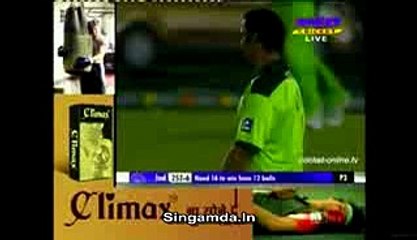 Fight and Last Two Thrilling Over India vs Pak