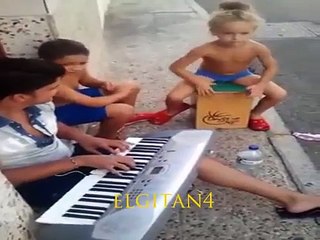 Emilio. este niño lleva el ritmo en la sangre