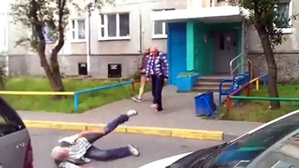 Baston entre 3 vieillards