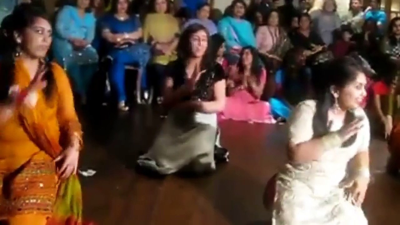 Delhi Wedding Beautiful Desi Girls Dance - Ghungro