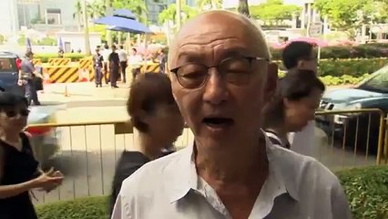 Singaporeans pay respects to Lee Kuan Yew