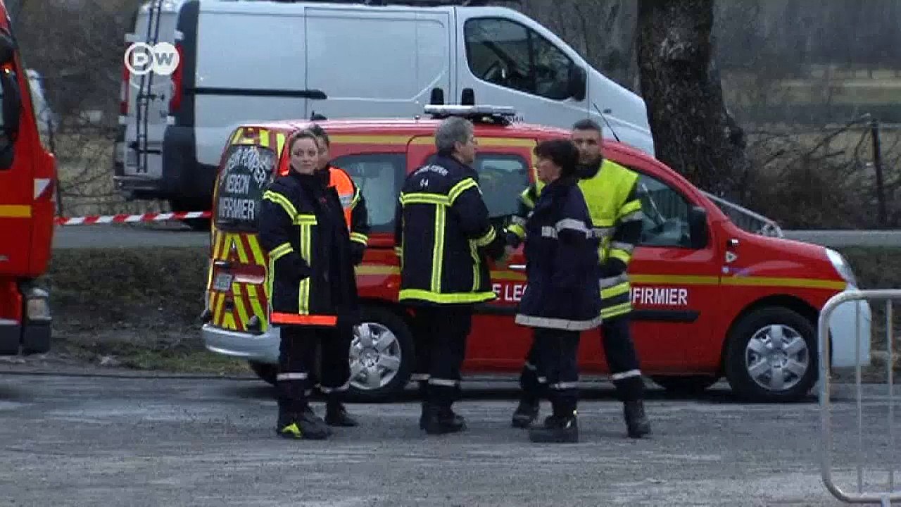 Schwierige Bergungsarbeiten am Unglücksort | Journal