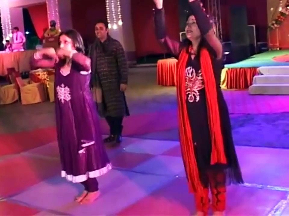 kajra re kajra re - MOST AWESOME Wedding Dance