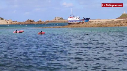 Penvénan (22). Un fileyeur s'échoue  sur les rochers