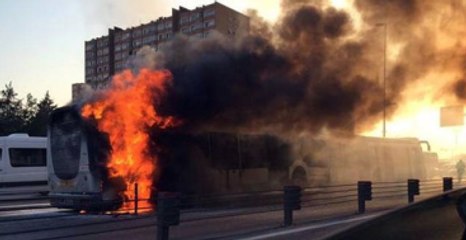 Metrobüsteki Yangında Yolcuları Zamanında Tahliye Eden Şoföre Ödül