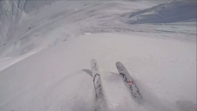 Impressionnantes descentes en freeride en Alaska