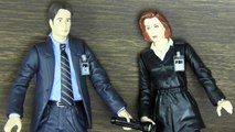 CGR Undertow - THE X-FILES: FIGHT THE FUTURE Toy Review